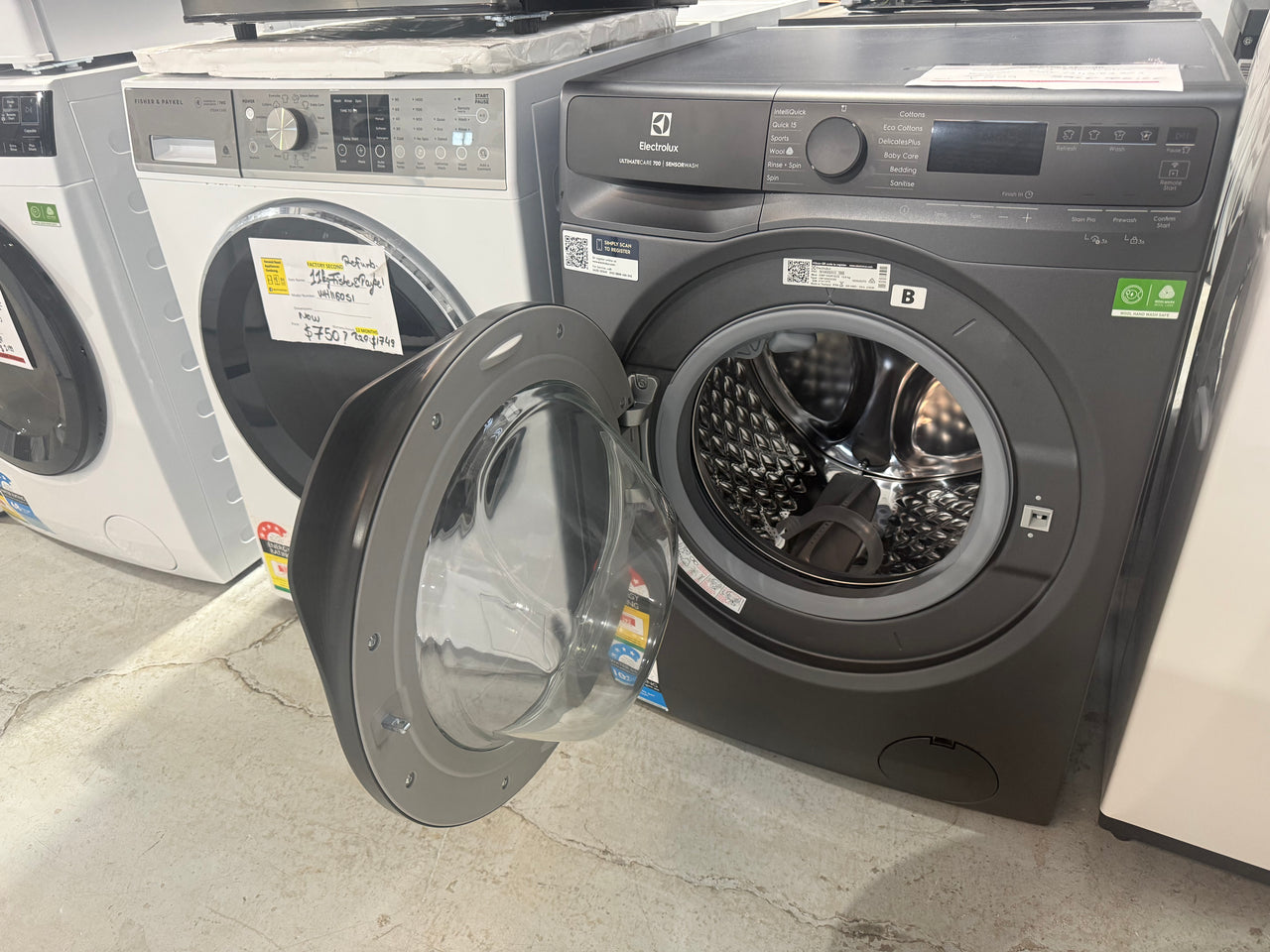 Factory second Electrolux 12kg UltimateCare 700 Front Load Washing Machine – Dark Onyx EWF1243R7SCS - Second Hand Appliances Geebung