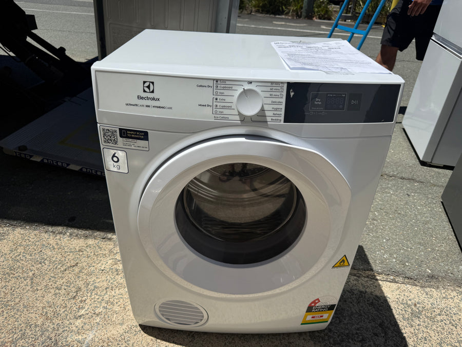Factory second Electrolux 300 Series 6 kg Vented Dryer – EDV605H3WC - Second Hand Appliances Geebung