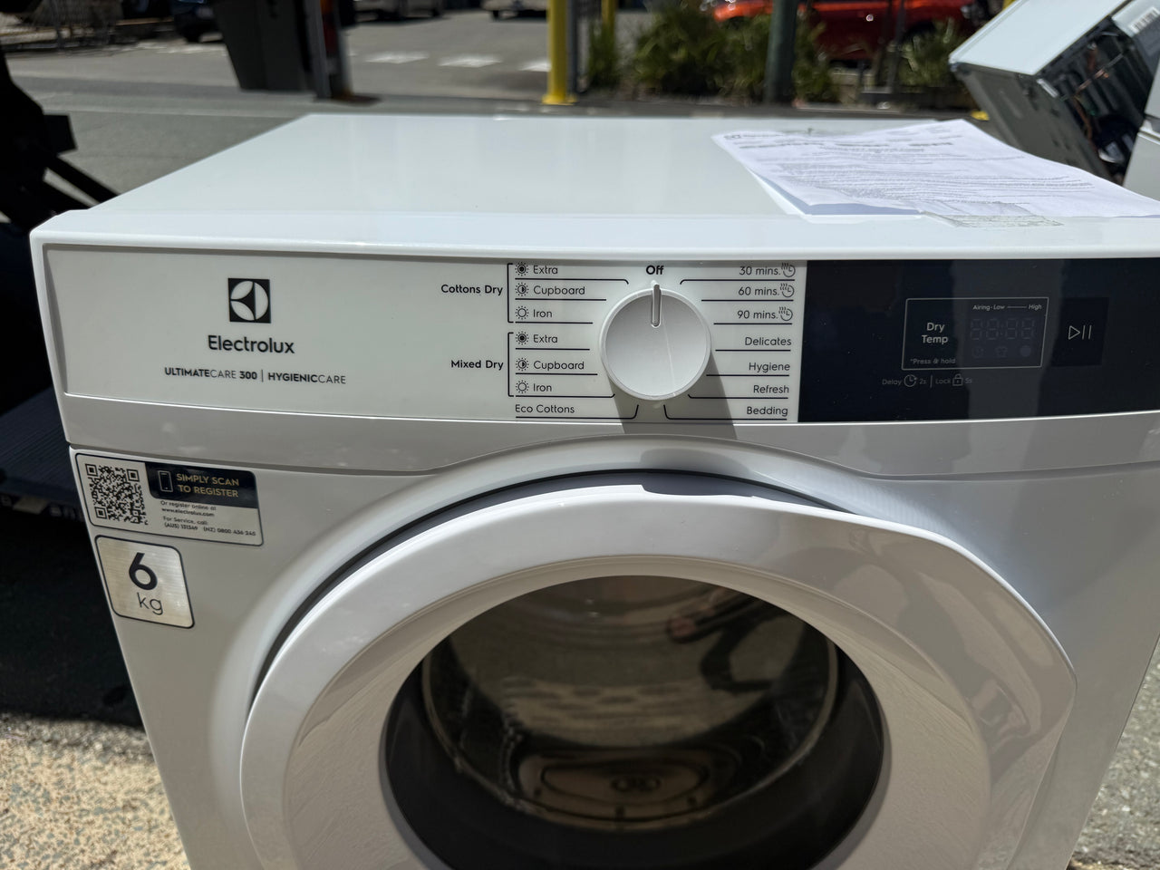 Factory second Electrolux 300 Series 6 kg Vented Dryer – EDV605H3WC - Second Hand Appliances Geebung
