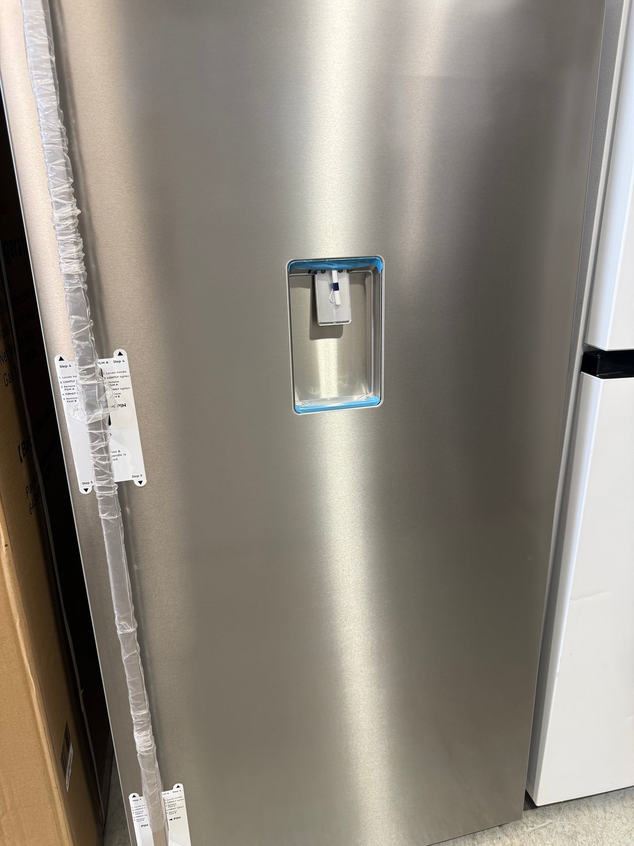 Factory second Electrolux 466L Upright Frost Free All Fridge ERE5047SC-R(NAT) - Second Hand Appliances Geebung