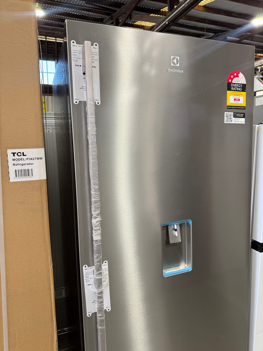 Factory second Electrolux 466L Upright Frost Free All Fridge ERE5047SC-R(NAT) - Second Hand Appliances Geebung