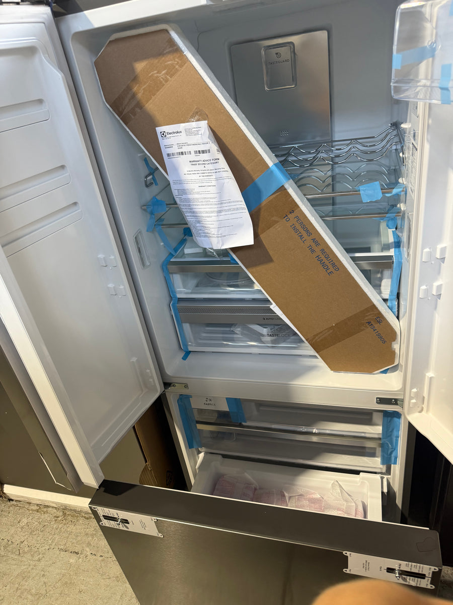 Factory second Electrolux 491L French Door Frost Free Fridge EHE5267SC - Second Hand Appliances Geebung