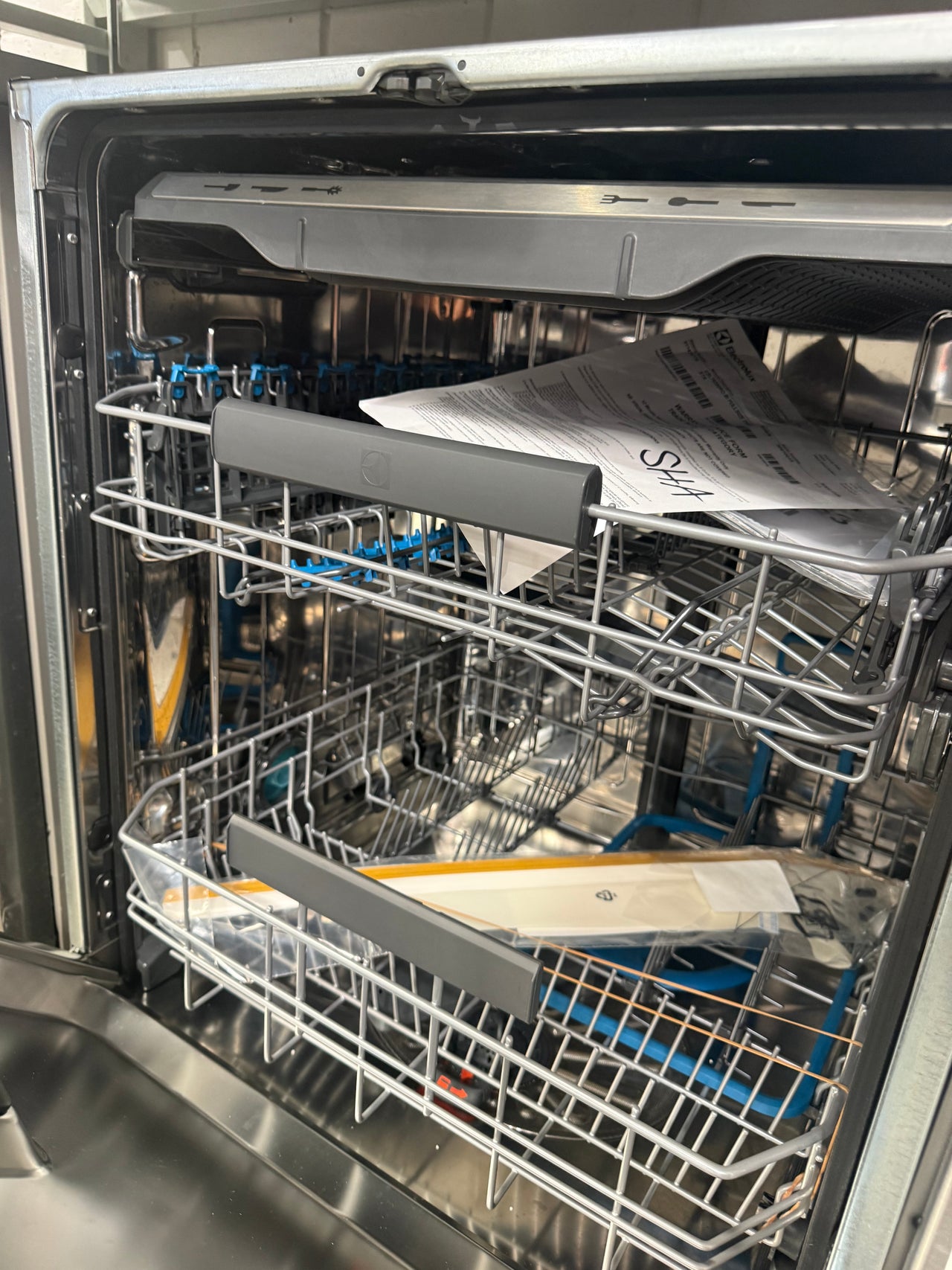 Buy Factory second Electrolux 60 cm Fully Integrated Dishwasher – ESL79200RO(NAT) |  | [product_variant] | Second Hand Appliances Geebung Brisbane