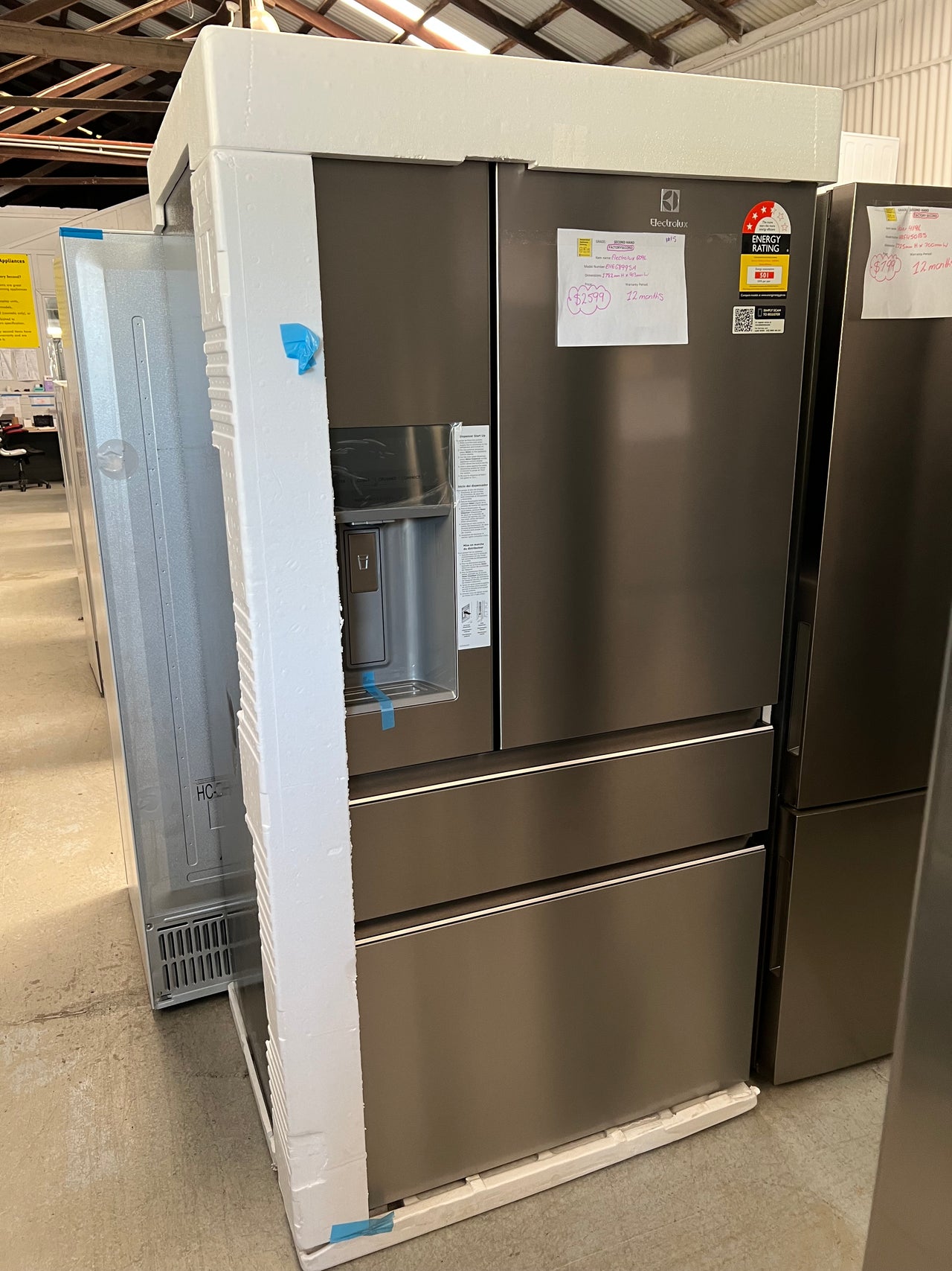 Transportation damaged Electrolux 609L French Door EHE6899sa - Second Hand Appliances Geebung
