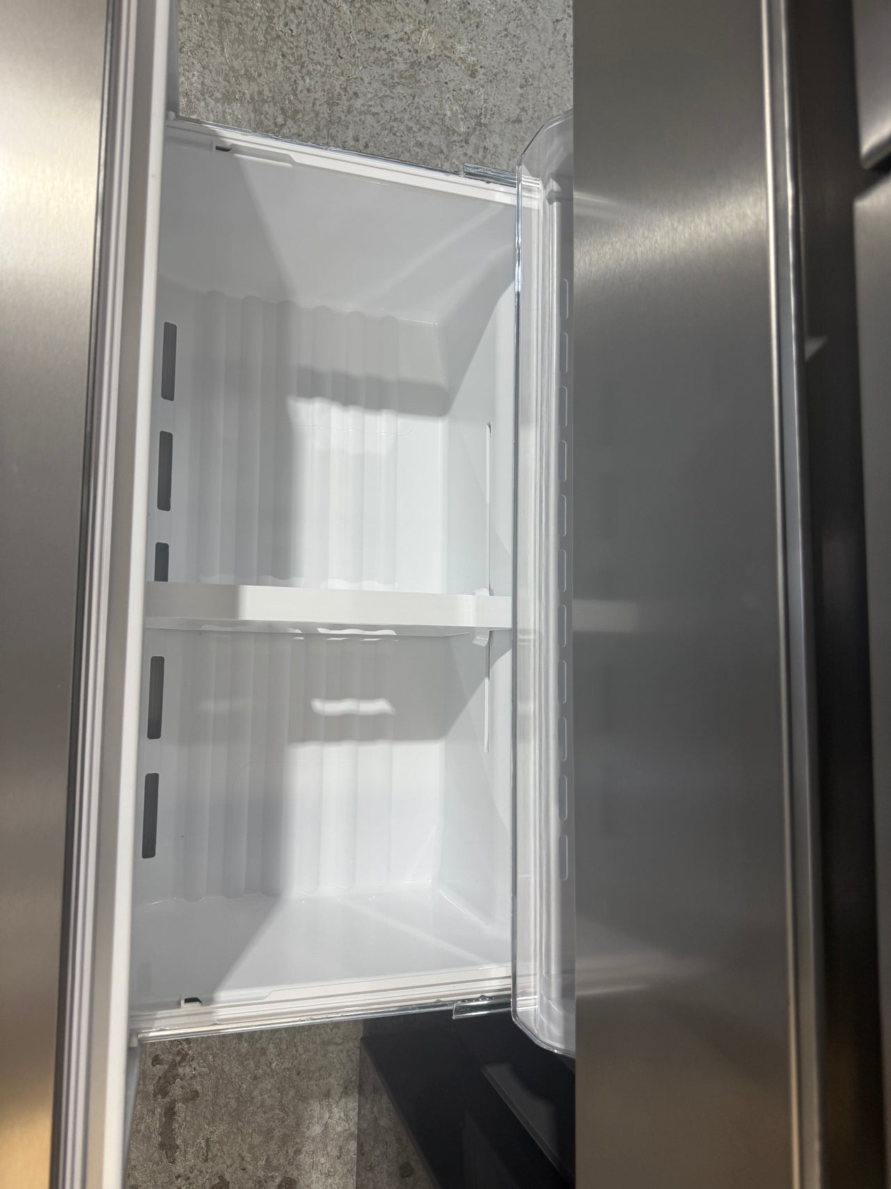 Factory second Electrolux 609L French Door Refrigerator  EHE6899SA - Second Hand Appliances Geebung