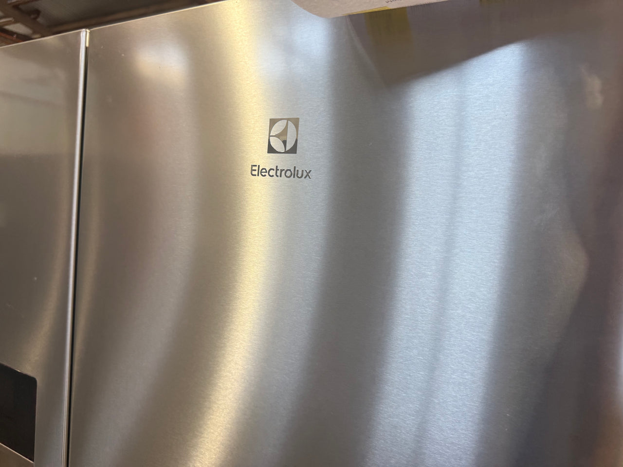 Factory second Electrolux 609L French Door Refrigerator  EHE6899SA - Second Hand Appliances Geebung