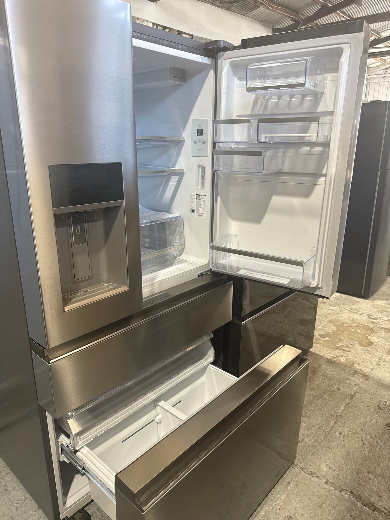 Factory second Electrolux 609L French Door Refrigerator  EHE6899SA - Second Hand Appliances Geebung