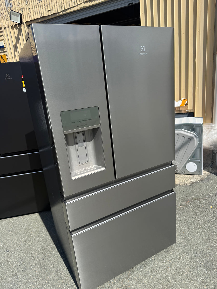 Factory second Electrolux 609L French Door Refrigerator Electrolux EHE6899SA - Second Hand Appliances Geebung
