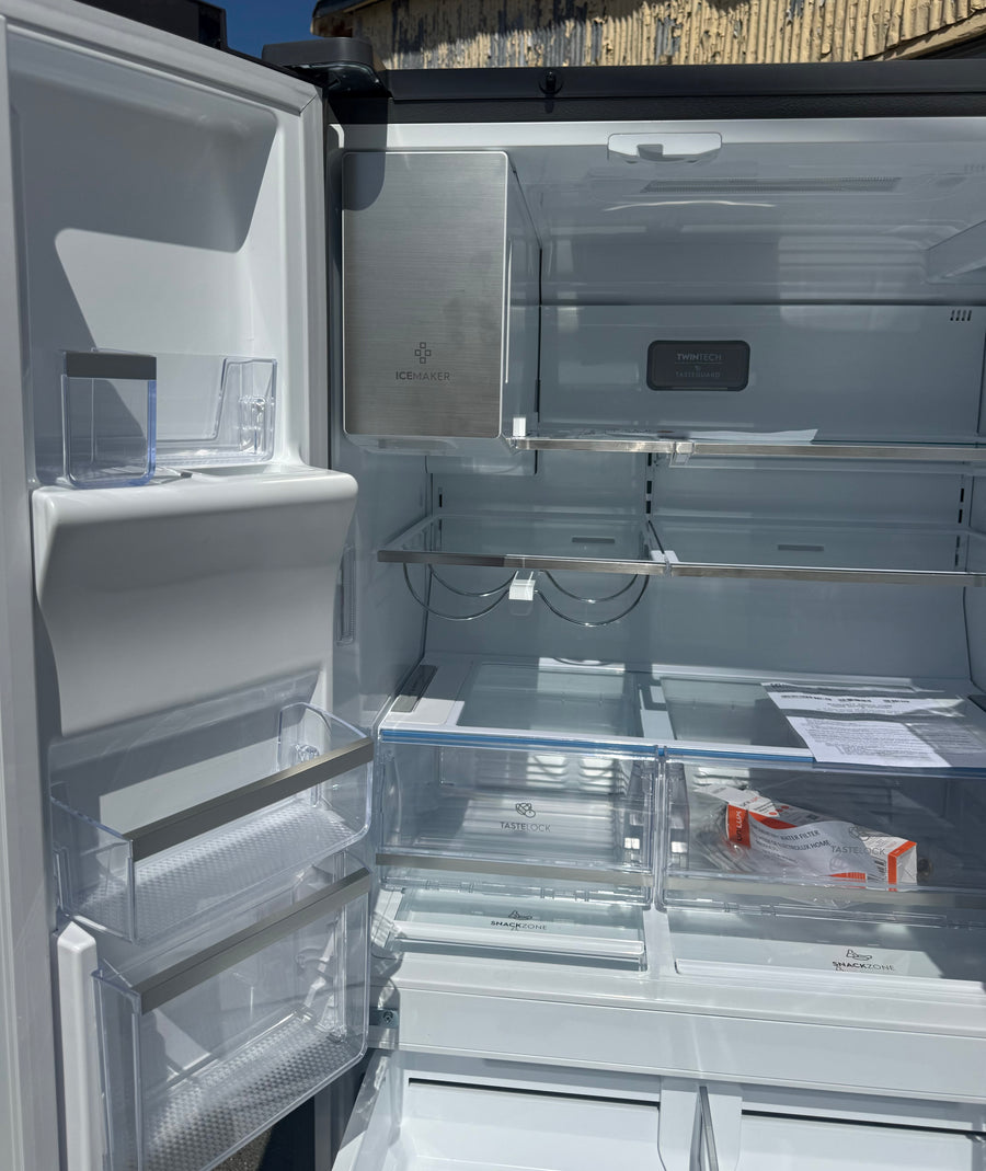 Factory second Electrolux 609L French Door Refrigerator Electrolux EHE6899SA - Second Hand Appliances Geebung