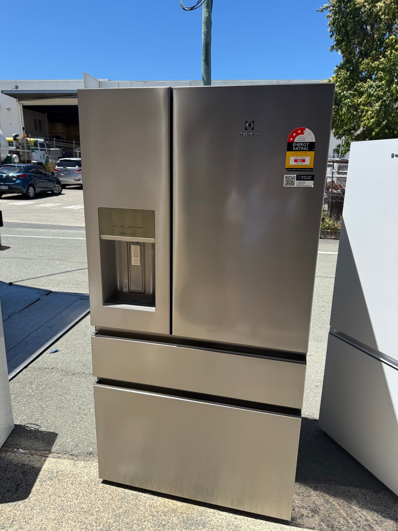 Factory second Electrolux 609L French Door Refrigerator   Model: Electrolux EHE6899SA - Second Hand Appliances Geebung