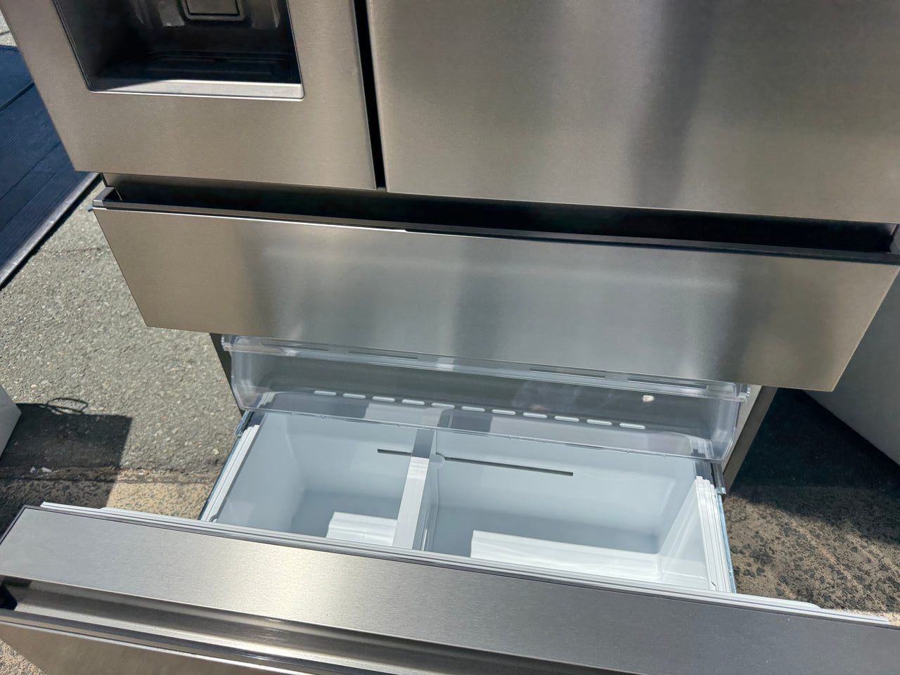 Factory second Electrolux 609L French Door Refrigerator   Model: Electrolux EHE6899SA - Second Hand Appliances Geebung