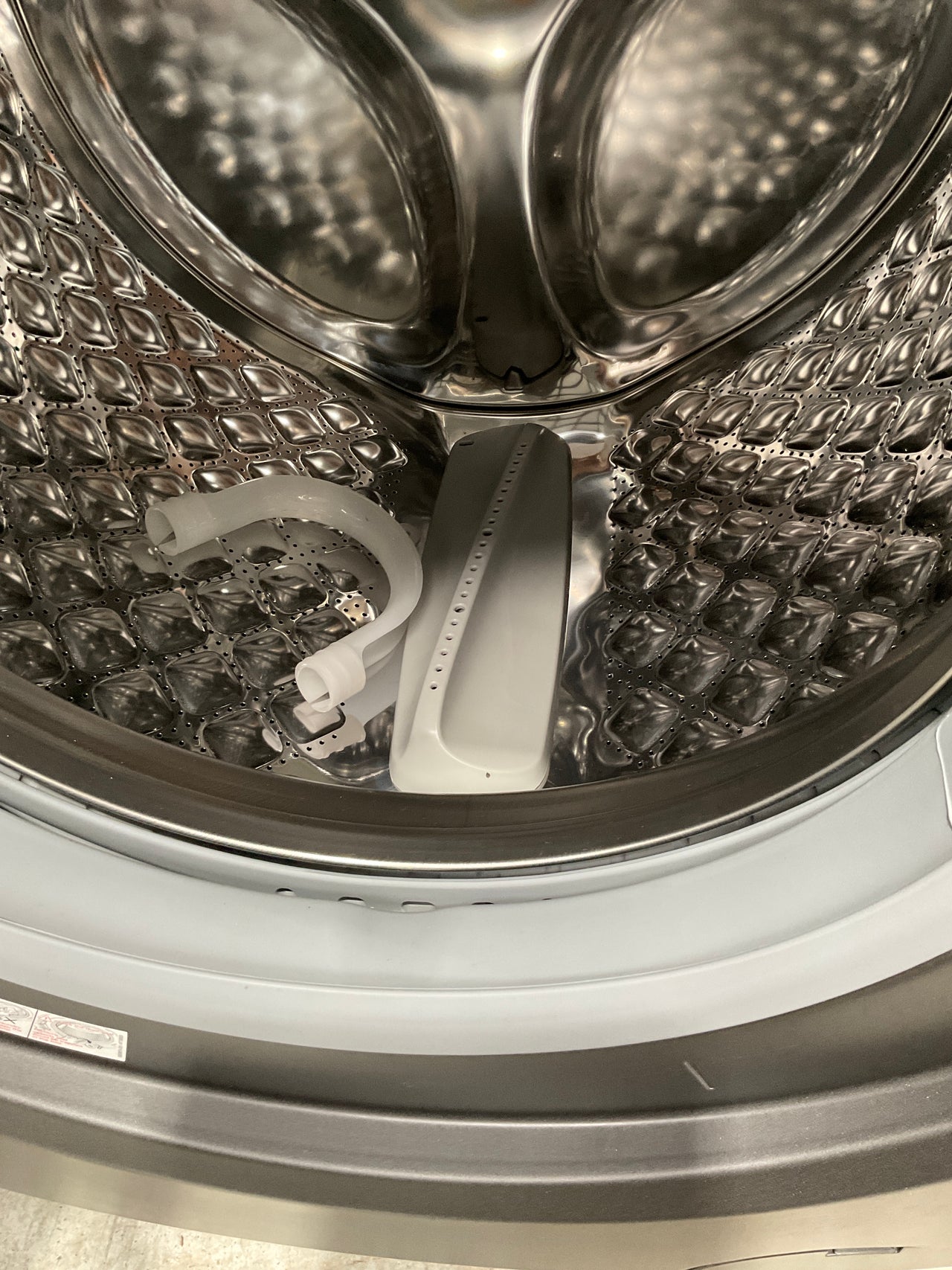 Buy Factory second Electrolux 700 Series 12kg Front Load Washing Machine Dark Onyx – EWF1243R7SC(NAT) |  | [product_variant] | Second Hand Appliances Geebung Brisbane