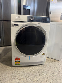 Thumbnail for Factory second Electrolux 8kg Ultimate Care Heat Pump Dryer EDH804U5WB(NAT) - Second Hand Appliances Geebung