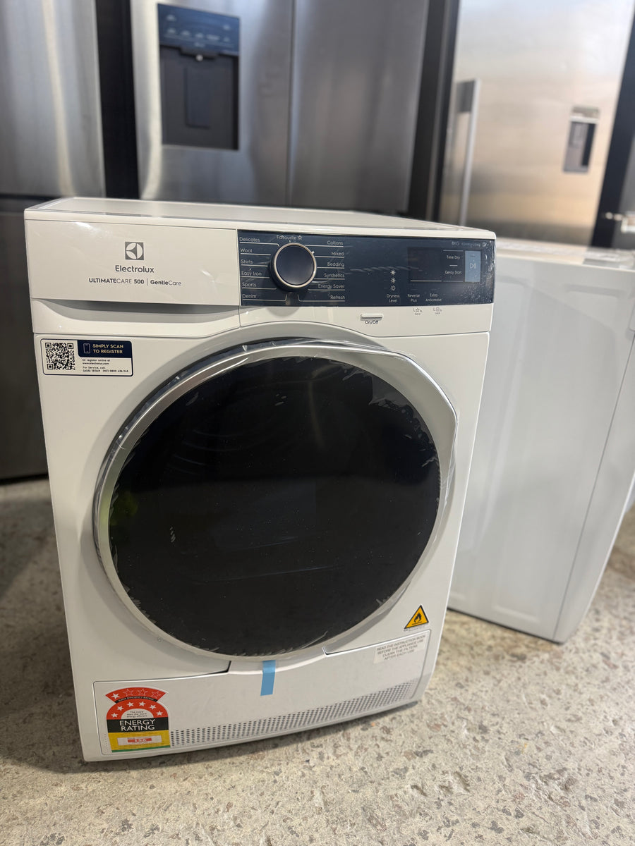 Factory second Electrolux 8kg Ultimate Care Heat Pump Dryer EDH804U5WB(NAT) - Second Hand Appliances Geebung