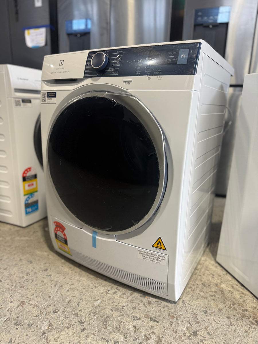 Factory second Electrolux 8kg Ultimate Care Heat Pump Dryer EDH804U5WB(NAT) - Second Hand Appliances Geebung