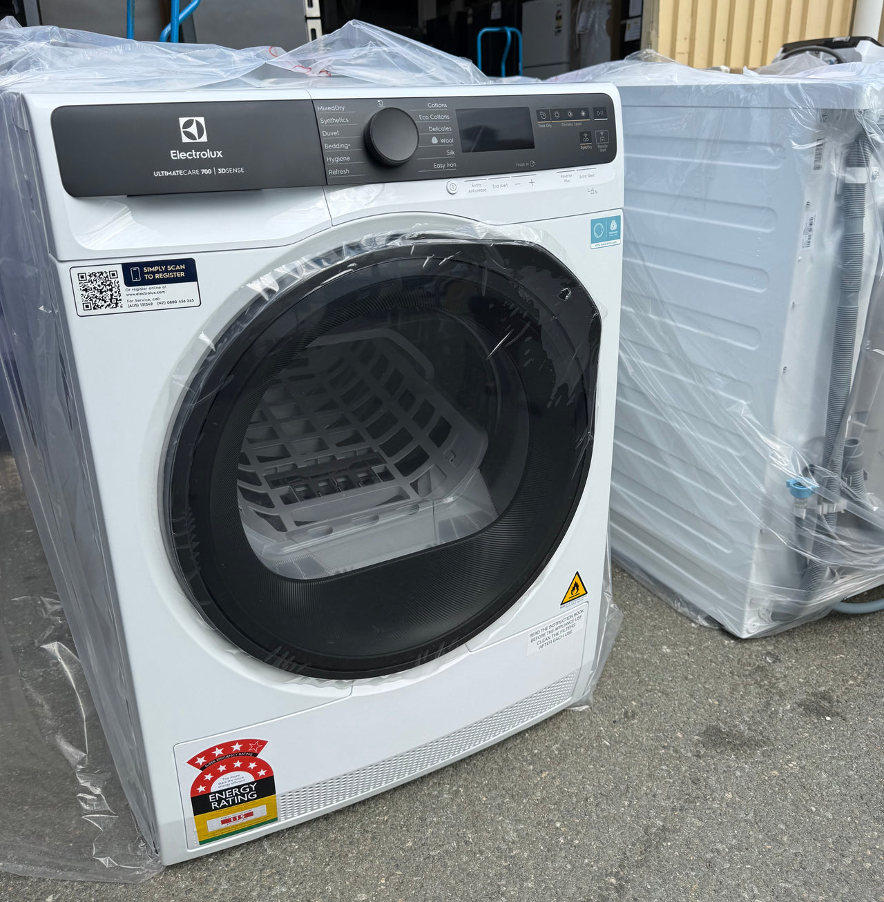 Factory second Electrolux 8kg UltimateCare 700 Heat Pump Dryer – EDH803R7WC - Second Hand Appliances Geebung