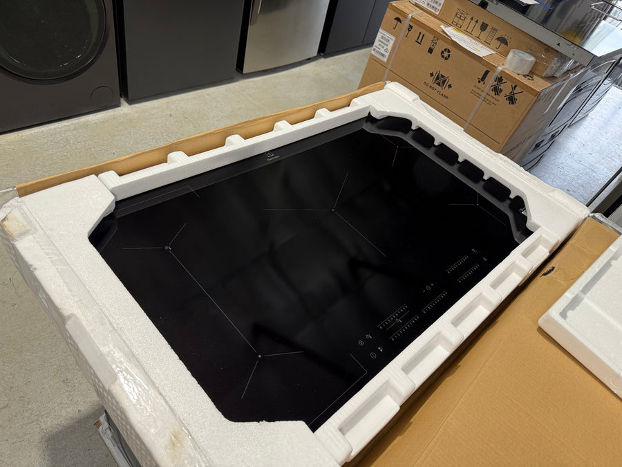 Factory second Electrolux 90cm 5 Zone Induction Cooktop EHI955BE - Second Hand Appliances Geebung