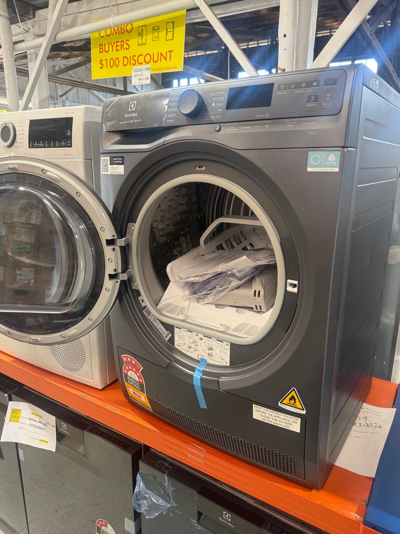 Factory second Electrolux 9kg Heat Pump Clothes Dryer Dark Onyx EDH903R7SC - Second Hand Appliances Geebung