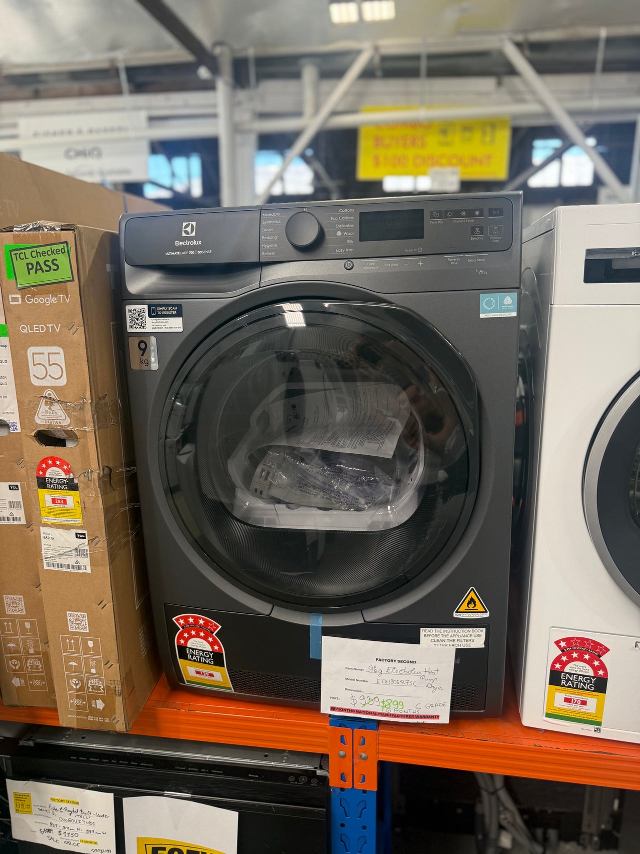 Factory second Electrolux 9kg UltimateCare 700 Heat Pump Dryer with 3DSense – Dark Onyx EDH903R7SC - Second Hand Appliances Geebung
