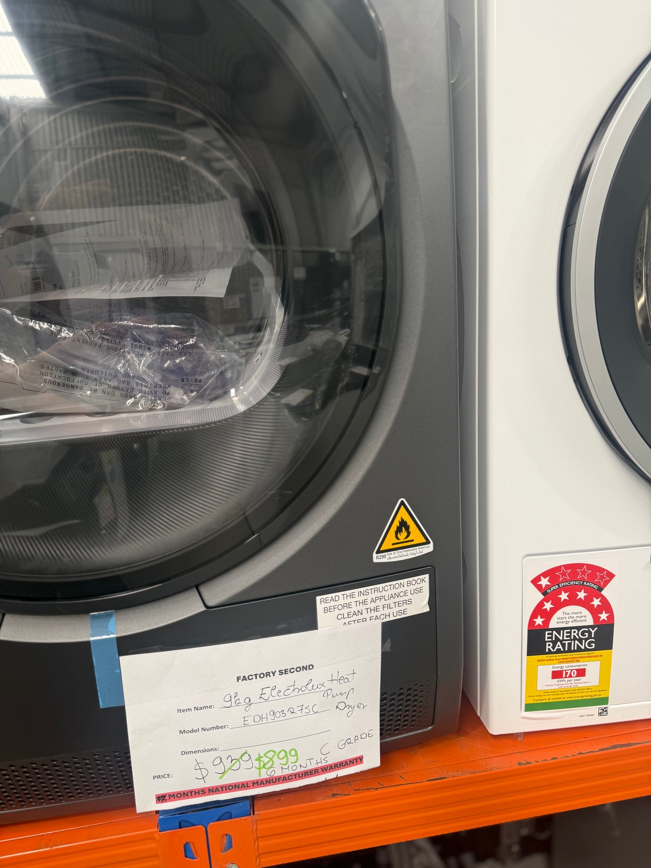 Factory second Electrolux 9kg UltimateCare 700 Heat Pump Dryer with 3DSense – Dark Onyx EDH903R7SC - Second Hand Appliances Geebung