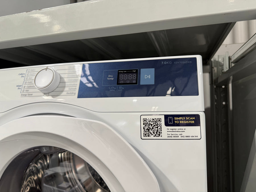 Transportation damaged Electrolux EDV705H3WB 7kg Sensor Dry Vented Dryer - Second Hand Appliances Geebung