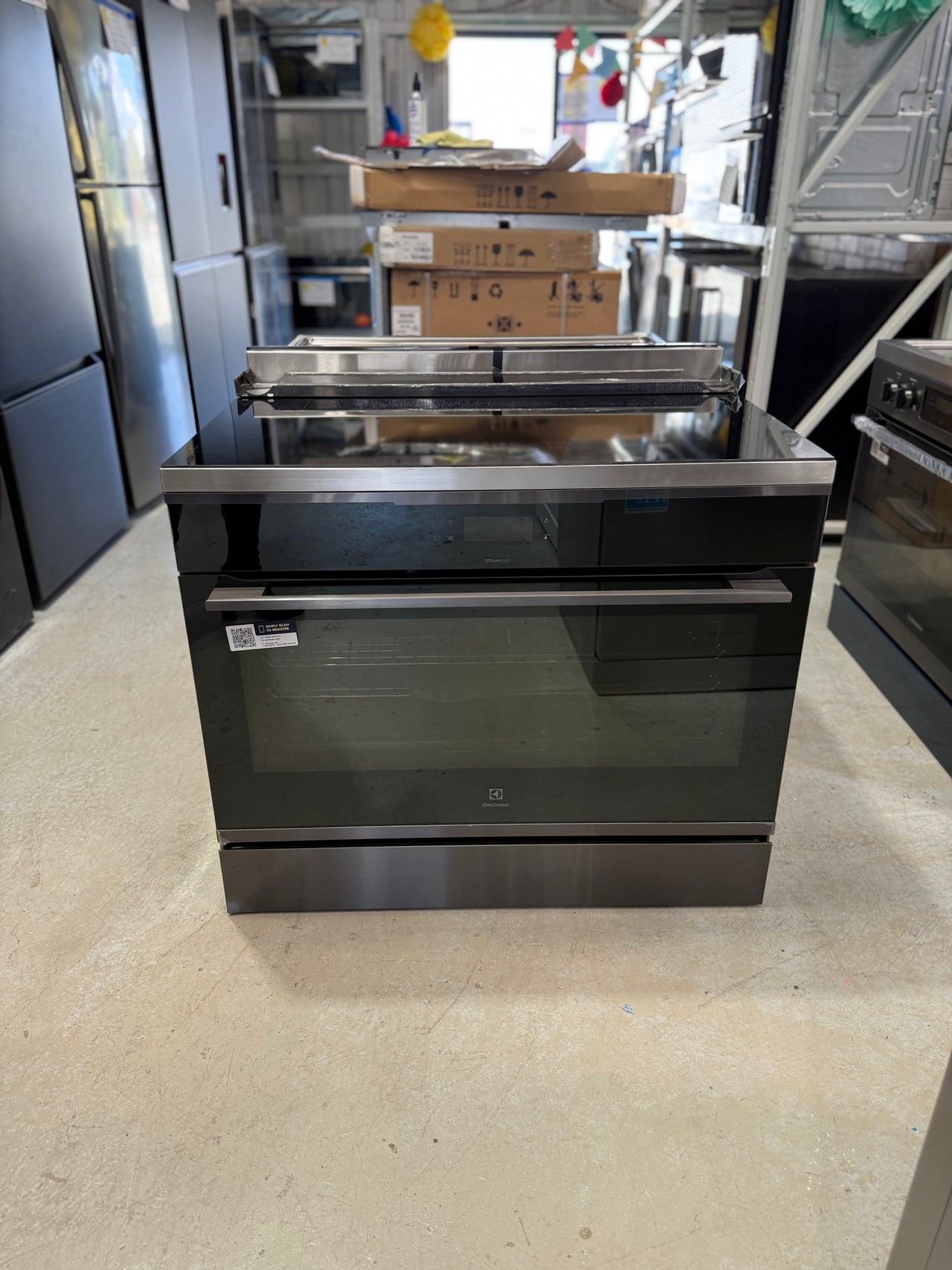 Factory second Electrolux EFEP956DSE 90cm UltimateTaste 900 Freestanding Electric Oven with Induction Cooktop - Second Hand Appliances Geebung