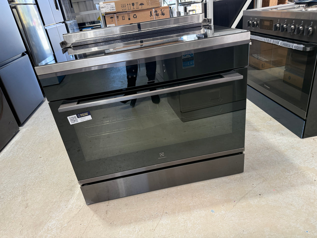 Factory second Electrolux EFEP956DSE 90cm UltimateTaste 900 Freestanding Electric Oven with Induction Cooktop - Second Hand Appliances Geebung