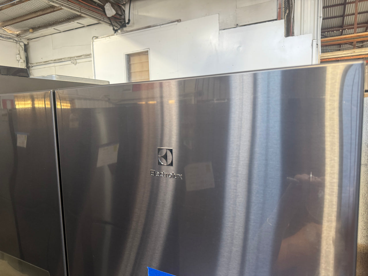 Factory second Electrolux EHE6899BA 609 L French Door Refrigerator – Dark Stainless Steel - Second Hand Appliances Geebung