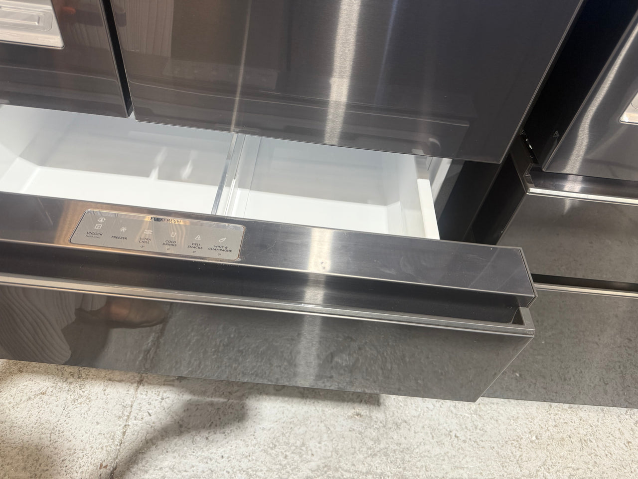 Factory second Electrolux EHE6899BA 609 L French Door Refrigerator – Dark Stainless Steel - Second Hand Appliances Geebung