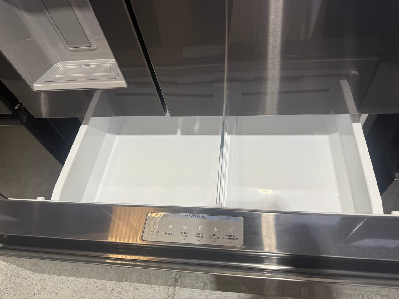 Factory second Electrolux EHE6899BA 609 L French Door Refrigerator – Dark Stainless Steel - Second Hand Appliances Geebung