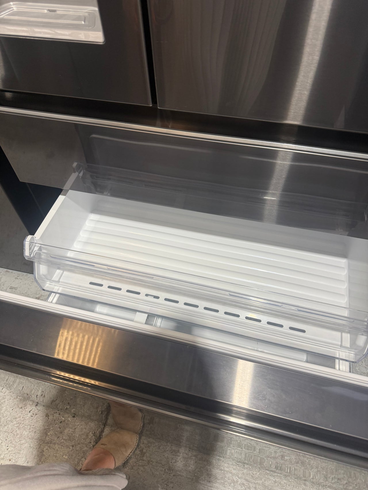 Factory second Electrolux EHE6899BA 609 L French Door Refrigerator – Dark Stainless Steel - Second Hand Appliances Geebung