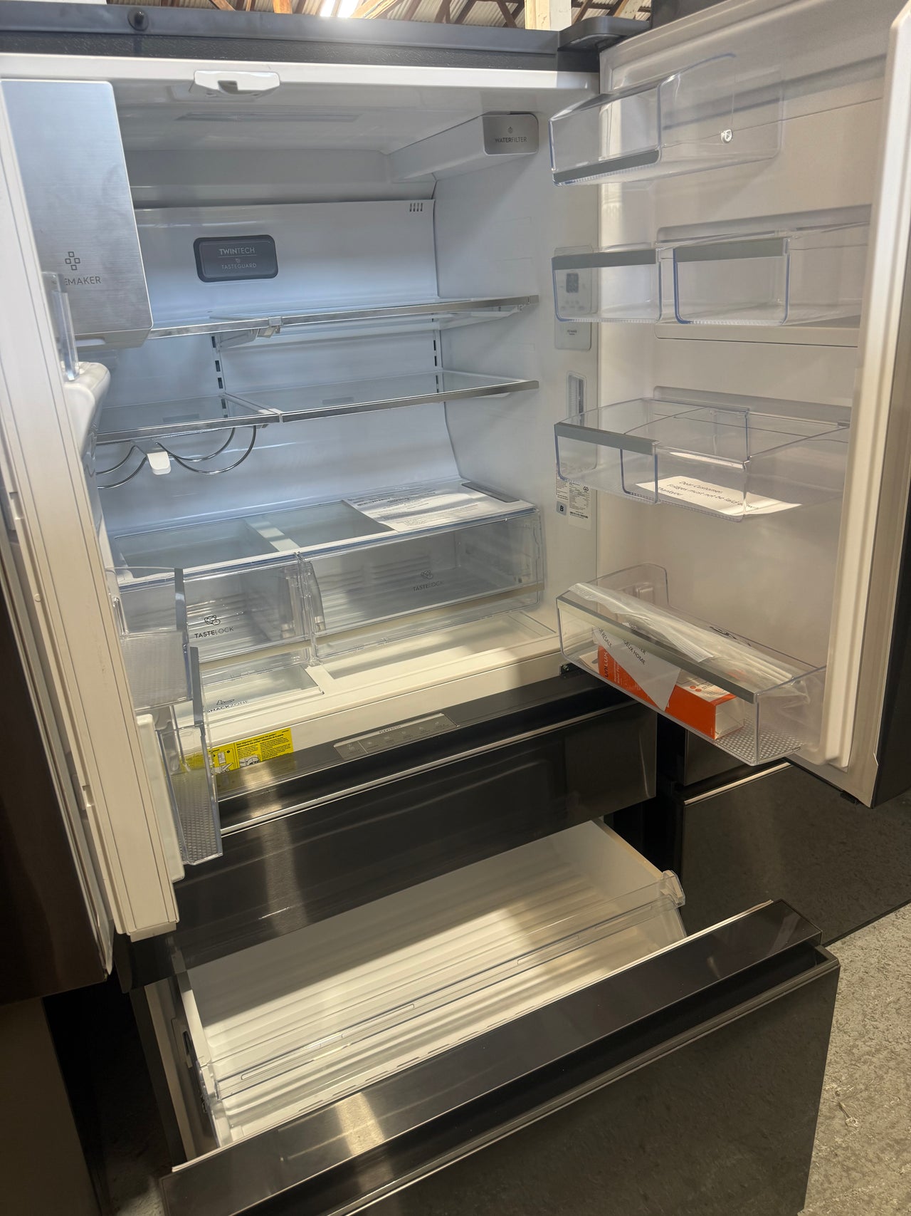 Factory second Electrolux EHE6899BA 609 L French Door Refrigerator – Dark Stainless Steel - Second Hand Appliances Geebung