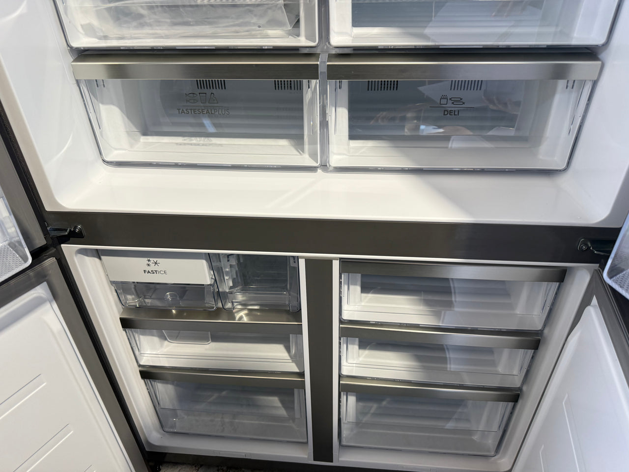 Factory second Electrolux EQE5657BA — 562 L UltimateTaste 700 French-Door Fridge - Second Hand Appliances Geebung
