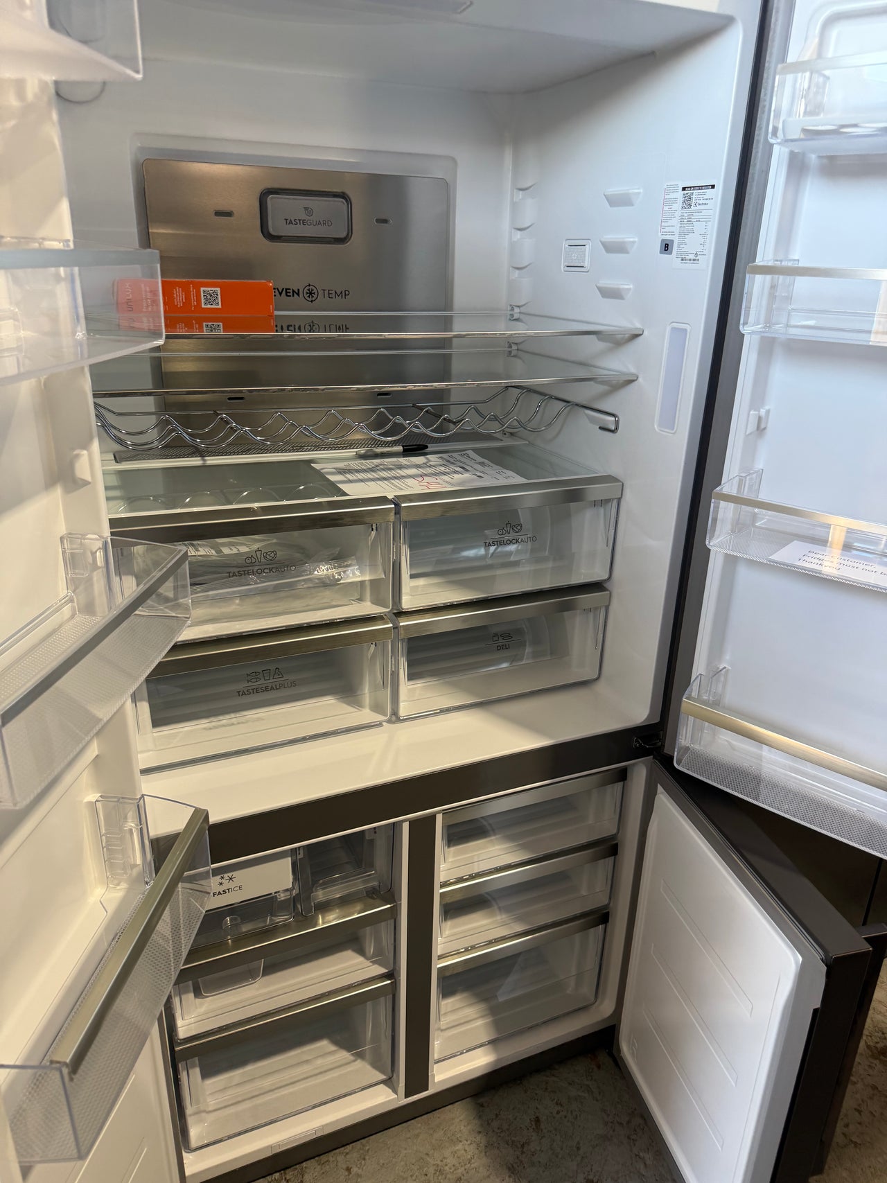 Factory second Electrolux EQE5657BA — 562 L UltimateTaste 700 French-Door Fridge - Second Hand Appliances Geebung