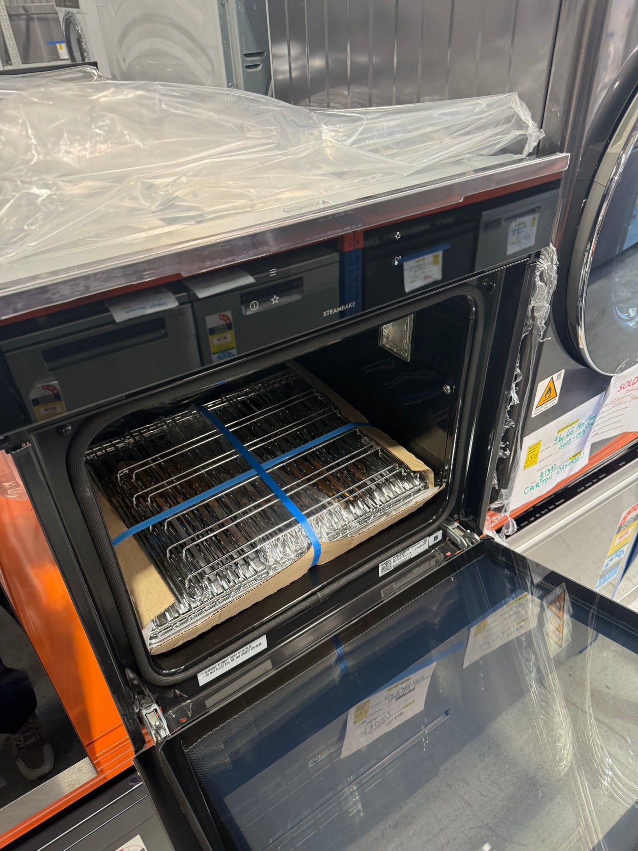 Factory second Electrolux EVEP616DSE 60cm Pyrolytic Built-in Steam Oven - Second Hand Appliances Geebung