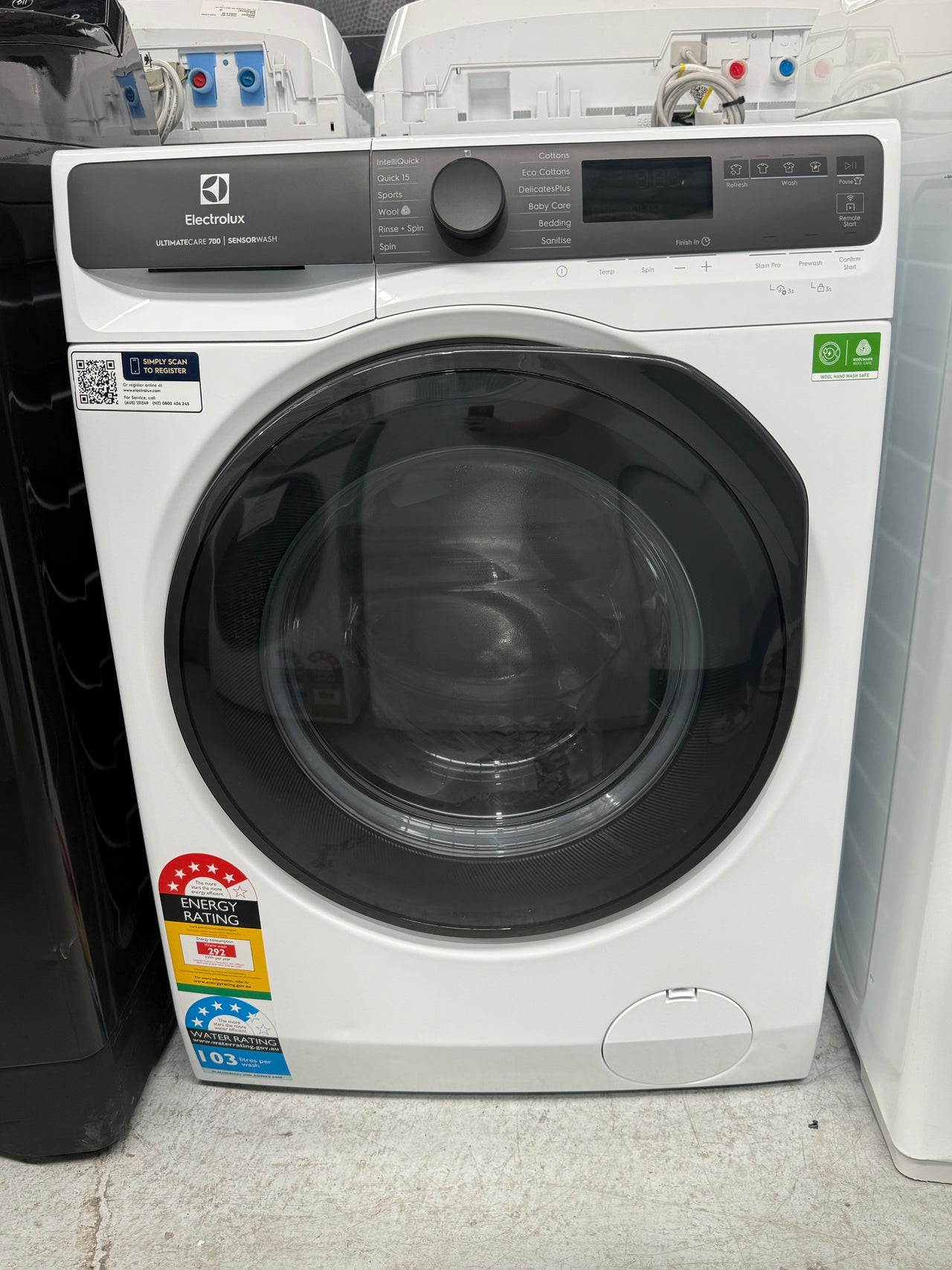Factory second Electrolux UltimateCare 700 Matching Laundry Set – 12kg Washer + 8kg Heat Pump Dryer - Second Hand Appliances Geebung