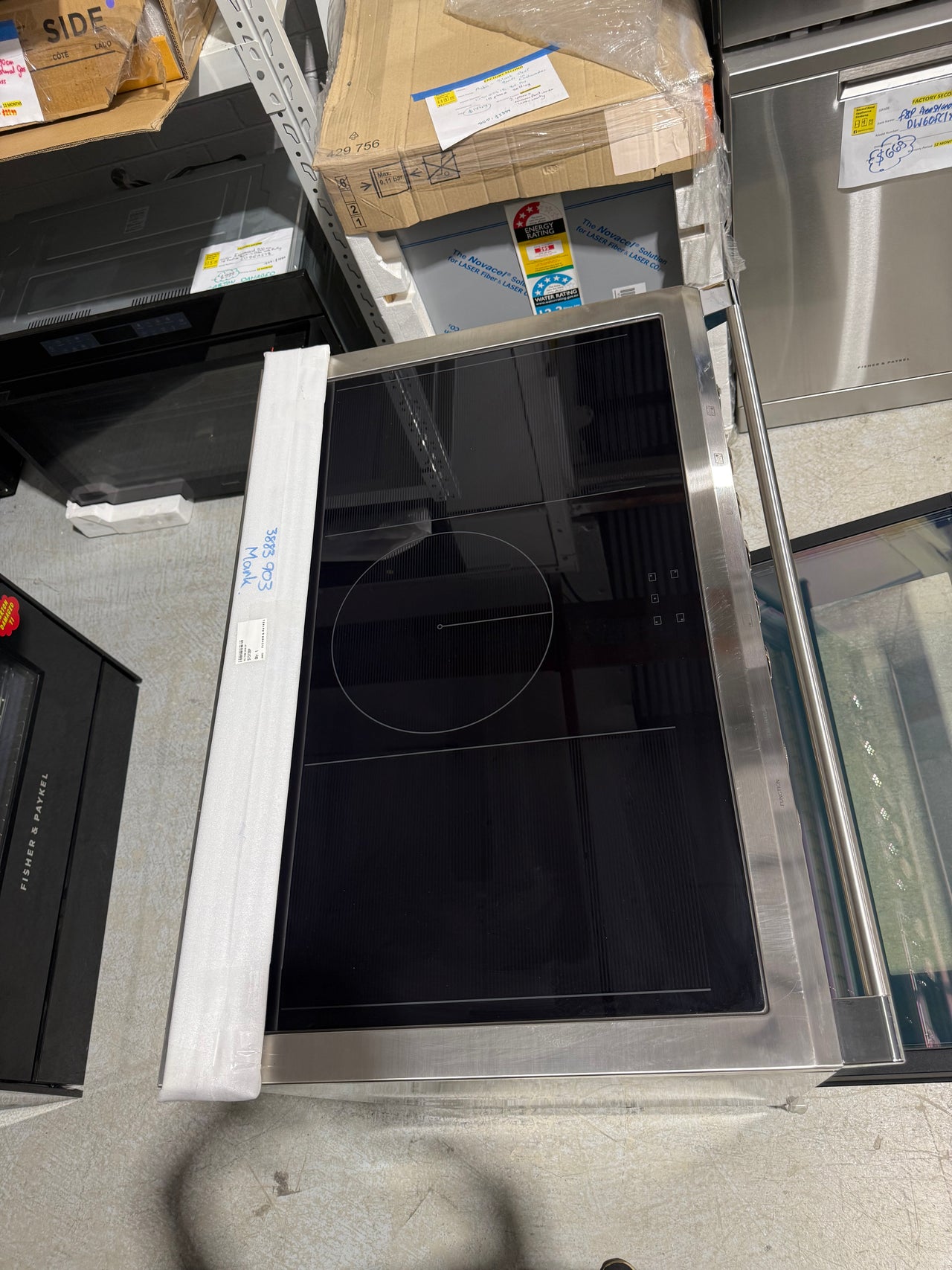 Factory second FISHER & PAYKEL 90CM FREESTANDING ELECTRIC PYROLYTIC OVEN/STOVE OR90SCI6B1 - Second Hand Appliances Geebung