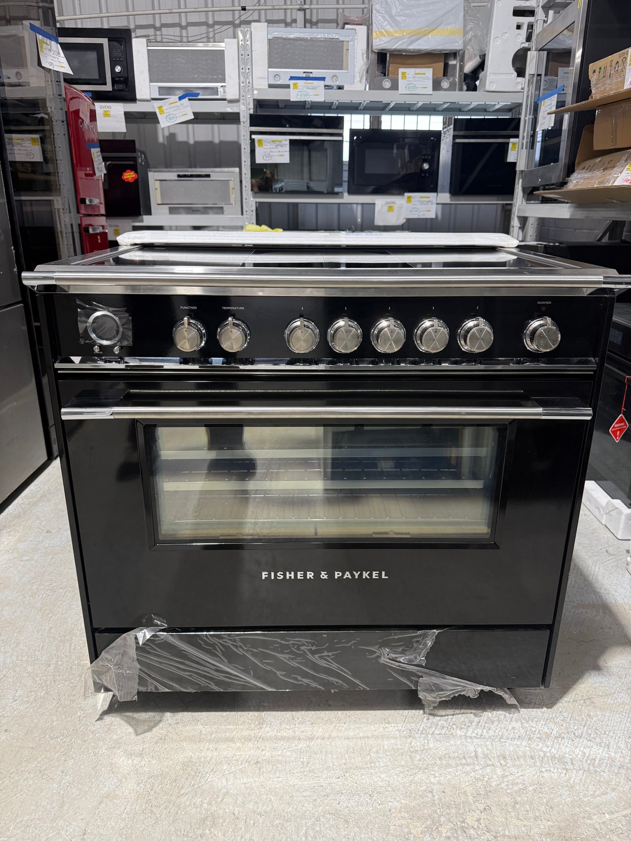 Factory second FISHER & PAYKEL 90CM FREESTANDING ELECTRIC PYROLYTIC OVEN/STOVE OR90SCI6B1 - Second Hand Appliances Geebung