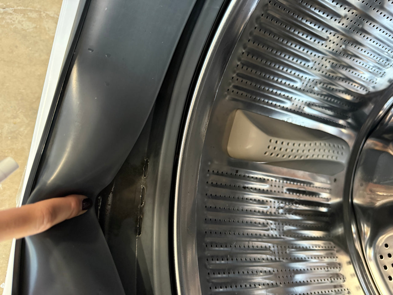 Factory second FISHER &PAYKEL 9KG FRONT LOADER WASHING MACHINE Model: WH9060P3 - Second Hand Appliances Geebung