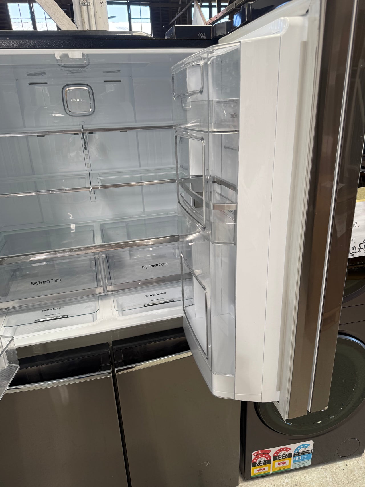 Factory second Factory second LG 708 L French Door Refrigerator – Matte Black Stainless Steel, Door-in-Door® GF-D708BSL - Second Hand Appliances Geebung