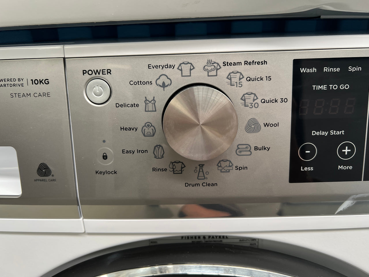 Factory second Fisher&Paykel 10kg Front Load Washer with SteamRefresh  WH1060P3 - Second Hand Appliances Geebung