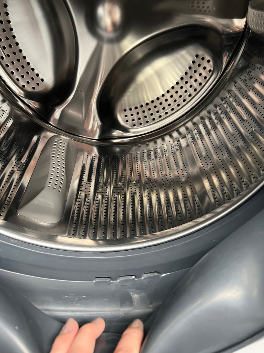 Factory second Fisher&Paykel 10kg Front Load Washer with SteamRefresh  WH1060P3 - Second Hand Appliances Geebung