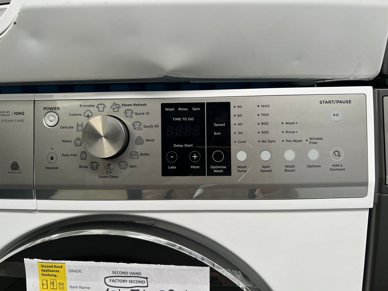Factory second Fisher&Paykel 10kg Front Load Washer with SteamRefresh  WH1060P3 - Second Hand Appliances Geebung