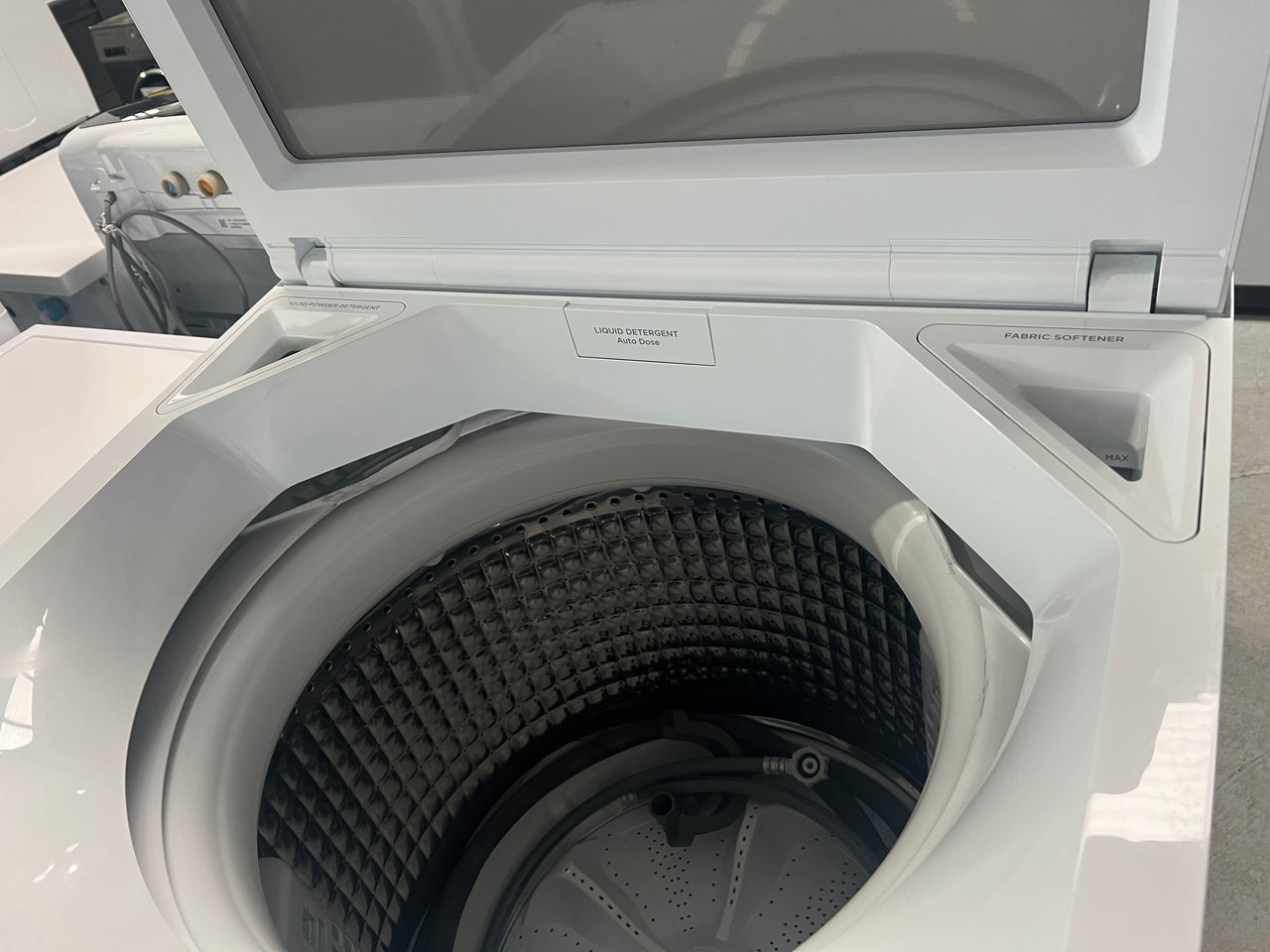 Factory second Fisher& Paykel 12kg Top Load Washing Machine with UV Sanitise Model: WL1264P1 - Second Hand Appliances Geebung