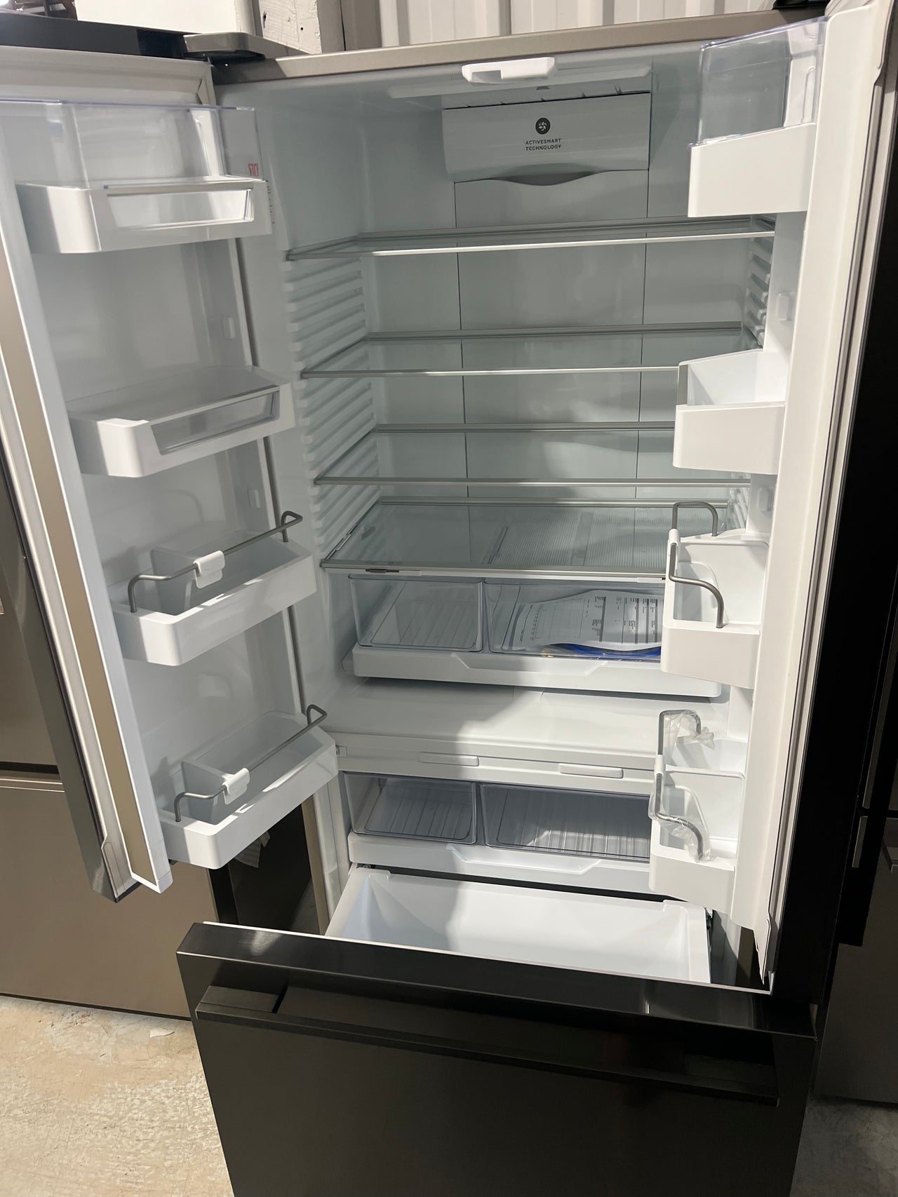 Factory second Fisher&Paykel 487l French Door RF522ADUB5 - Second Hand Appliances Geebung