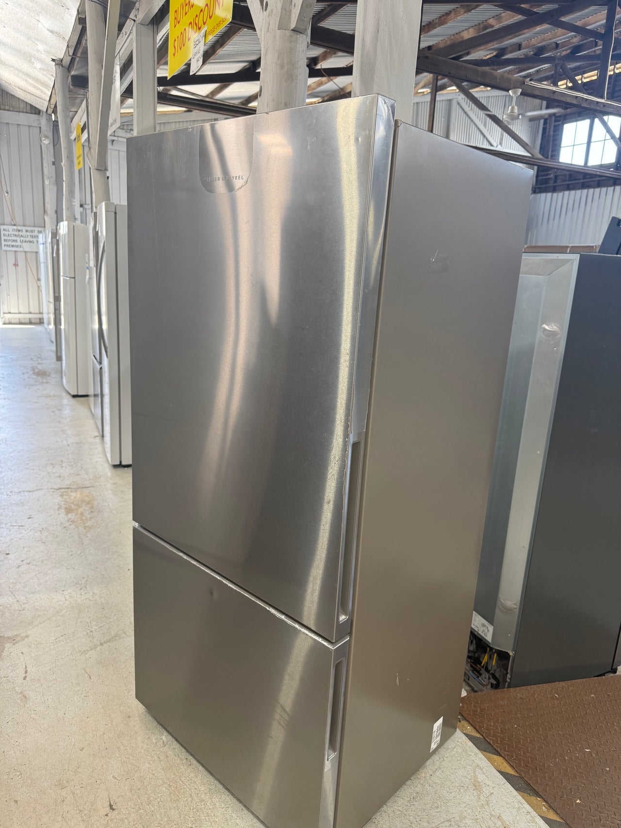 Factory second Fisher & Paykel 494 L Bottom Mount Refrigerator – Stainless Steel (RF522BLPX6) - Second Hand Appliances Geebung