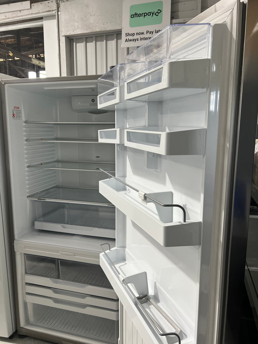 Factory second Fisher & Paykel 494L ActiveSmart Bottom Mount Fridge E522BRXFDU5 - Second Hand Appliances Geebung