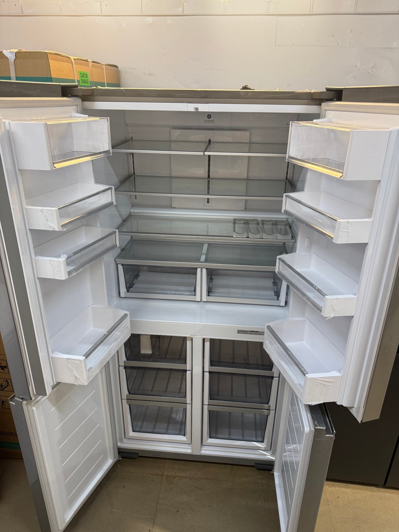 Factory second Fisher & Paykel 538L Fridge Freezer – RF605QNUVX1 - Second Hand Appliances Geebung