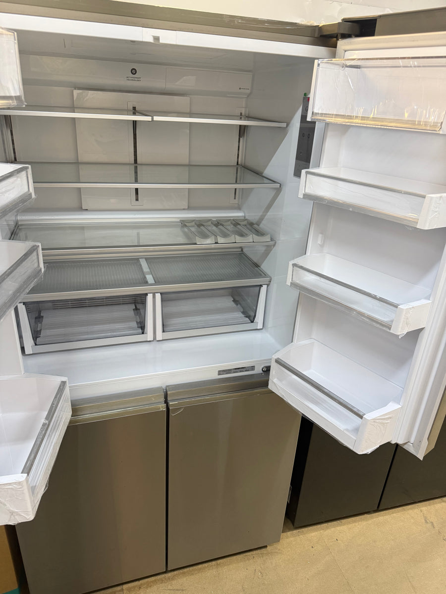 Factory second Fisher & Paykel 538L Fridge Freezer – RF605QNUVX1 - Second Hand Appliances Geebung