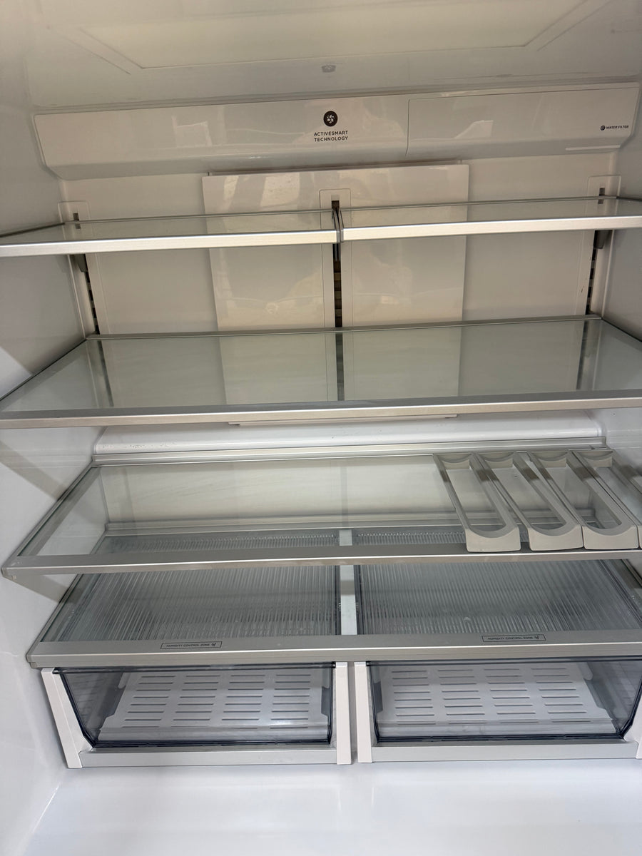 Factory second Fisher & Paykel 538L Fridge Freezer – RF605QNUVX1 - Second Hand Appliances Geebung